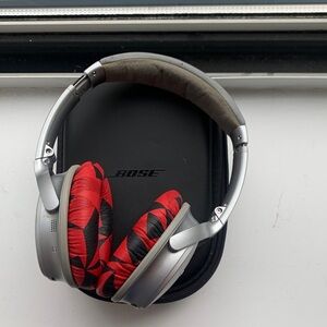 Bose Quite Comfort Wireless Headphones